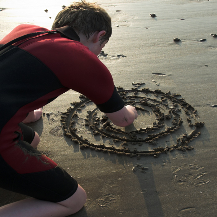 3R Circular Economy circular pattern on sand